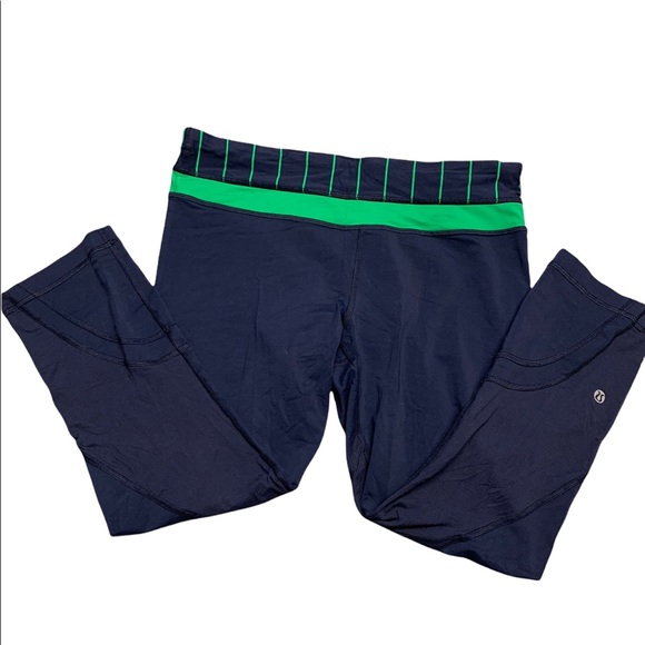 Lululemon Crop Leggings. Size 6 - Picture 6 of 9